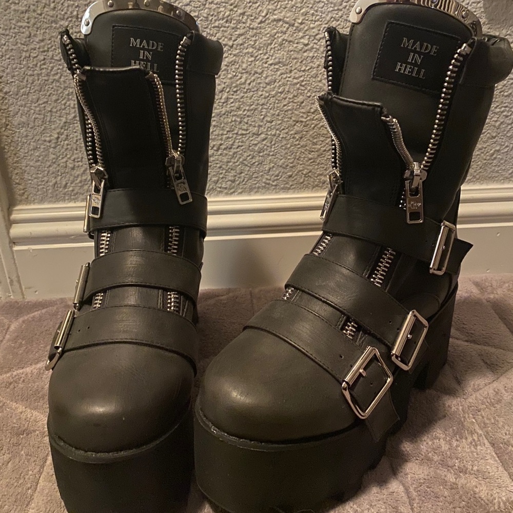 Current Mood “Made In Hell” Boots *SIZE US 9*